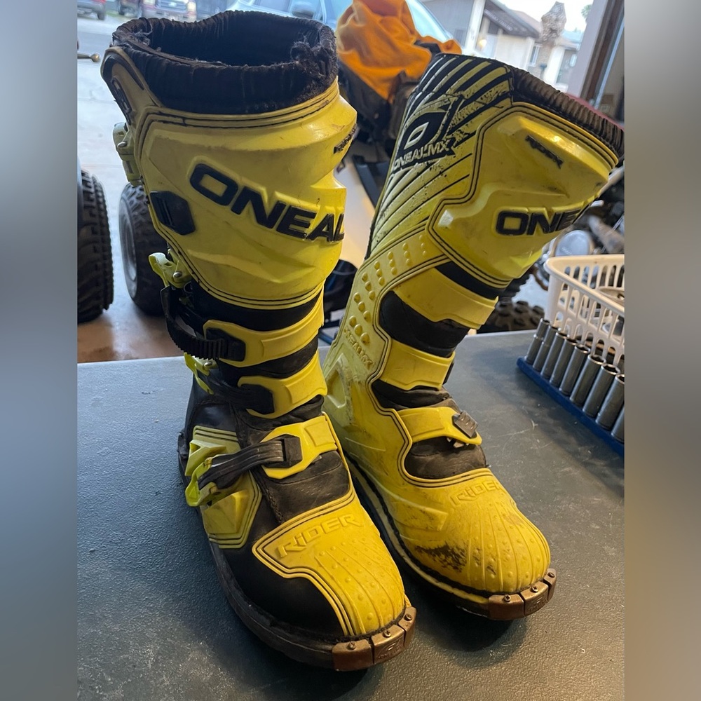 O'Neal Rider MX Dirt Bike Boots in Bright Yellow and Black
size 7